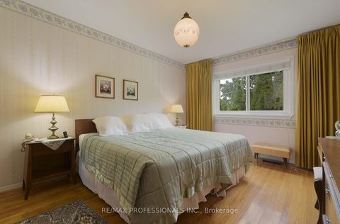 Photo 17 at 15 Raintree Path, West Deane, Toronto