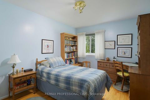 Photo 19 at 15 Raintree Path, West Deane, Toronto