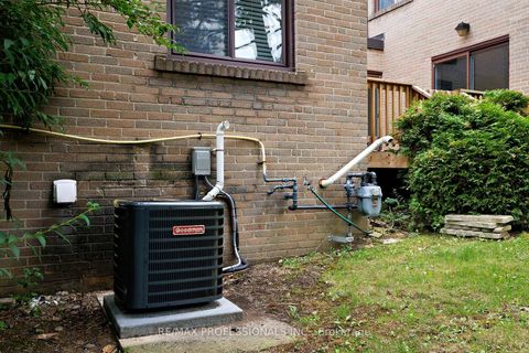 Photo 30 at 15 Raintree Path, West Deane, Toronto