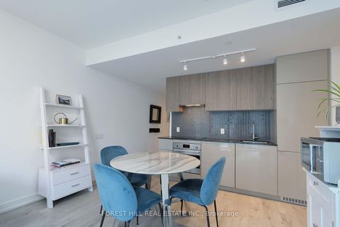 Photo 10 at 711 - 161 Roehampton Avenue, Mount Pleasant West, Toronto