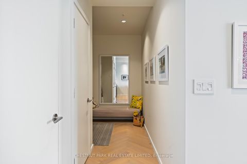 Photo 4 at 5707 - 180 University Avenue, Bay Street Corridor, Toronto