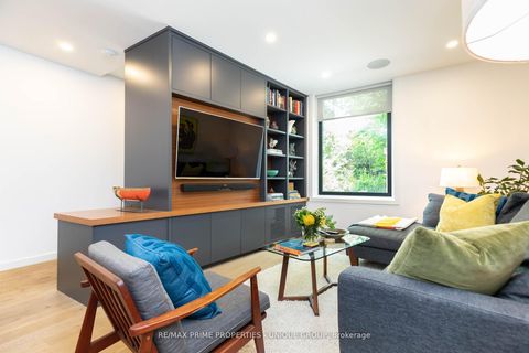 Photo 3 at 137 Marlborough Place, Annex, Toronto