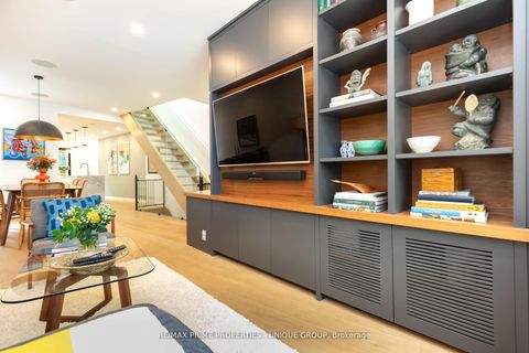 Photo 6 at 137 Marlborough Place, Annex, Toronto