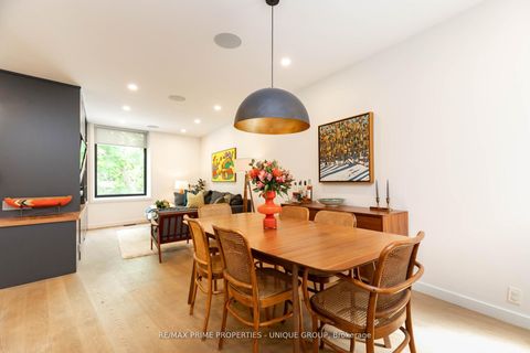 Photo 10 at 137 Marlborough Place, Annex, Toronto