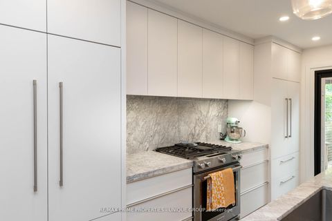 Photo 17 at 137 Marlborough Place, Annex, Toronto