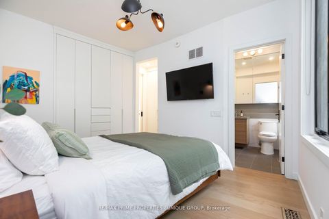 Photo 21 at 137 Marlborough Place, Annex, Toronto