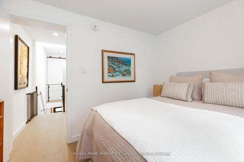 Photo 27 at 137 Marlborough Place, Annex, Toronto