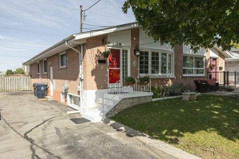 Photo 3 at 2 Ailsa Craig Court, Branson, Toronto