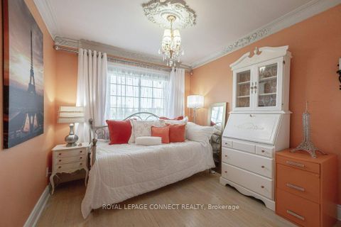 Photo 18 at 2 Ailsa Craig Court, Branson, Toronto