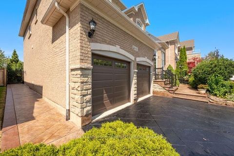 Photo 3 at 40 Barberry Crescent, Oak Ridges, Richmond Hill