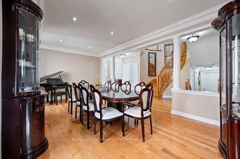 Photo 10 at 40 Barberry Crescent, Oak Ridges, Richmond Hill