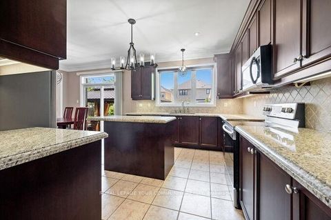 Photo 19 at 40 Barberry Crescent, Oak Ridges, Richmond Hill