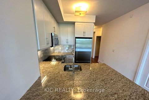 Photo 4 at 424 - 2 Old Mill Drive, Swansea, Toronto