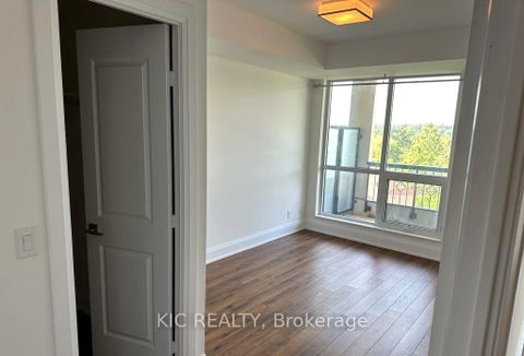 Photo 6 at 424 - 2 Old Mill Drive, Swansea, Toronto