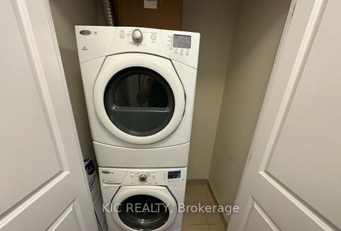 Photo 15 at 424 - 2 Old Mill Drive, Swansea, Toronto