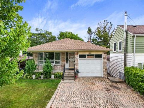 Photo 2 at 25 Farrell Avenue, Willowdale West, Toronto