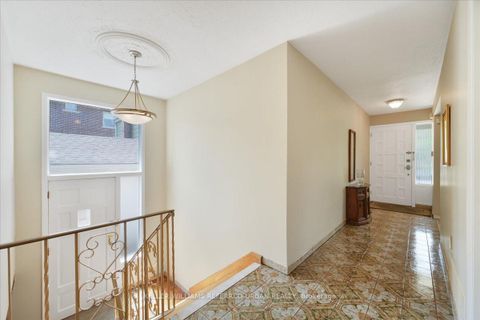 Photo 20 at 25 Farrell Avenue, Willowdale West, Toronto