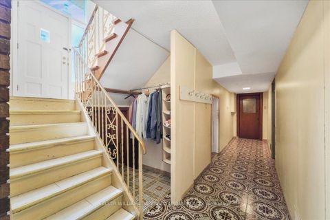 Photo 22 at 25 Farrell Avenue, Willowdale West, Toronto
