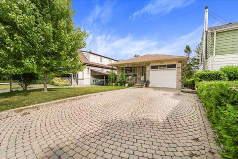 Photo 46 at 25 Farrell Avenue, Willowdale West, Toronto