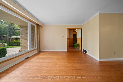 Photo 7 at 10 Pengelly Court, Birchmount, Toronto
