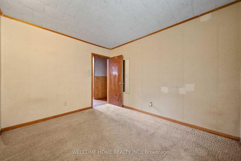 Photo 11 at 10 Pengelly Court, Birchmount, Toronto