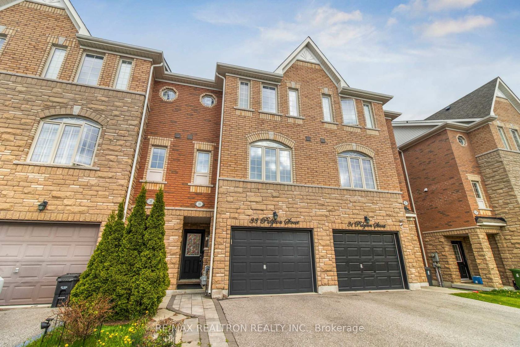 33 Pidgeon Street, Birchmount, Toronto by Loree Meneguzzi Real Estate 33 Pidgeon Street, Birchmount, Toronto