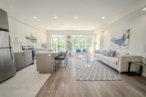 Photo 1 at 42 - 181 Parktree Drive, Maple, Vaughan