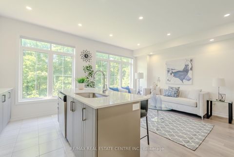 Photo 2 at 42 - 181 Parktree Drive, Maple, Vaughan