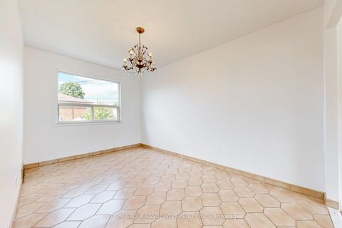 Photo 8 at 22 Woodenhill Court, Eglinton West, Toronto