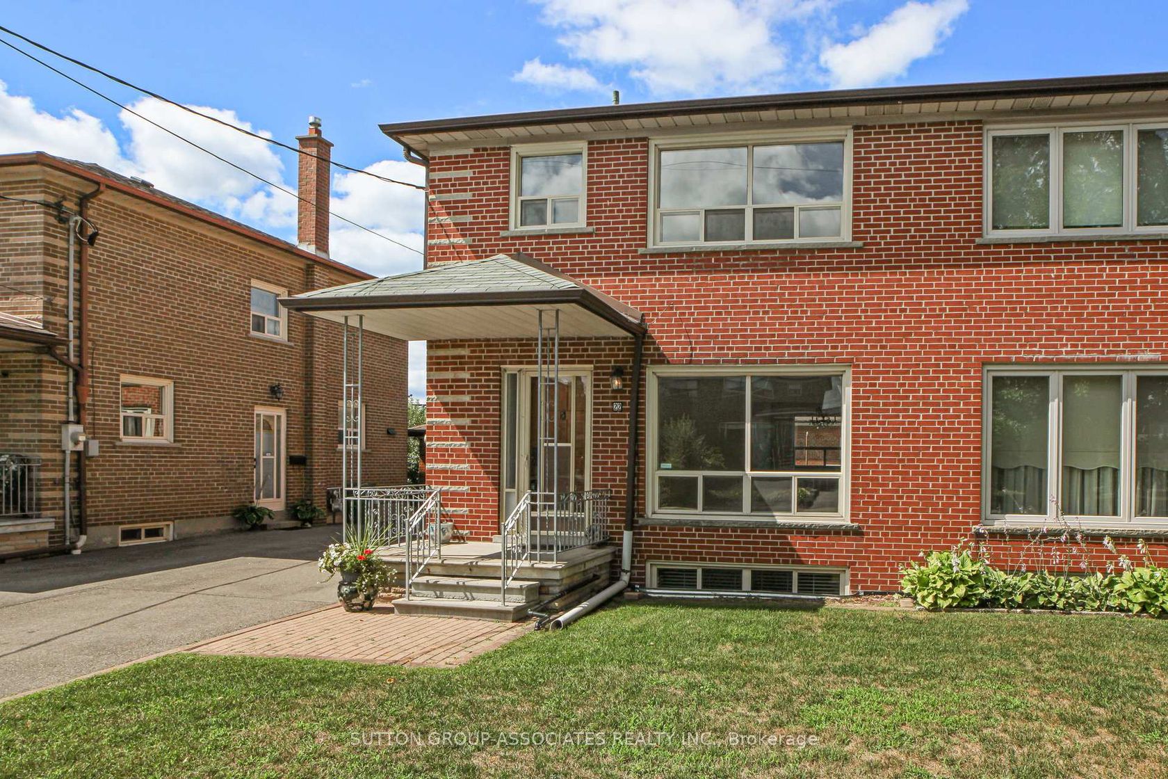 22 Woodenhill Court, Eglinton West, Toronto 