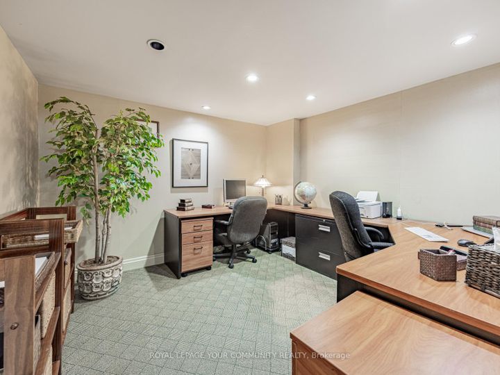 Photo 31 at 10 Banquo Road, Royal Orchard, Markham