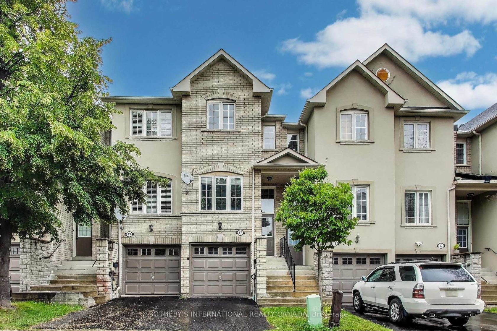 17 - 435 Hensall Circle, Cooksville, Adjala-Tosorontio by Loree Meneguzzi Real Estate 17 - 435 Hensall Circle, Cooksville, Adjala-Tosorontio