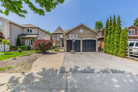 Photo 1 at 22 Dykstra Drive, Holly, Barrie