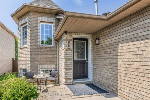 Photo 2 at 22 Dykstra Drive, Holly, Barrie