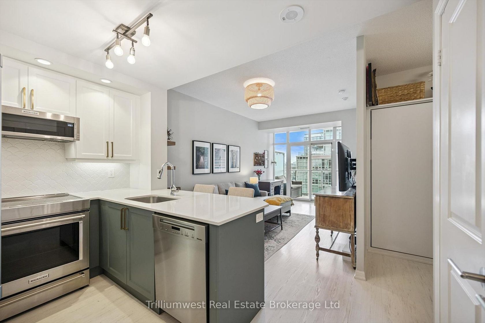 1712 - 85 East Liberty Street E, Niagara, Toronto 
