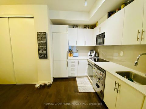 Photo 3 at 523 - 460 Adelaide Street E, Moss Park, Toronto