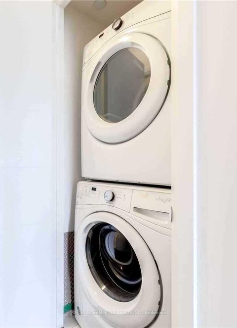 Photo 5 at 523 - 460 Adelaide Street E, Moss Park, Toronto Photo 5 at 523 - 460 Adelaide Street E, Moss Park, Toronto