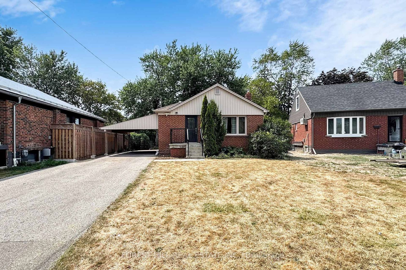 14 Ilfracombe Crescent, Maryvale, Toronto 