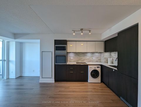 Photo 2 at 606 - 318 Richmond Street W, Waterfront Communities C1, Toronto
