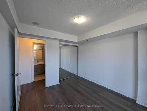 Photo 7 at 606 - 318 Richmond Street W, Waterfront Communities C1, Toronto