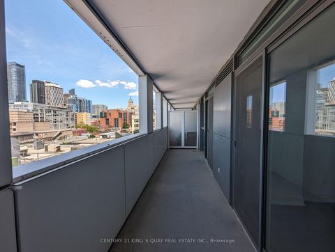 Photo 9 at 606 - 318 Richmond Street W, Waterfront Communities C1, Toronto