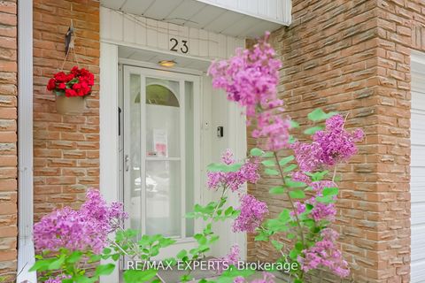 Photo 2 at 23 Thimble Berry Way, Hillcrest Village, Toronto