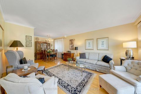 Photo 3 at 216 Wellesworth Drive, West Deane, Toronto
