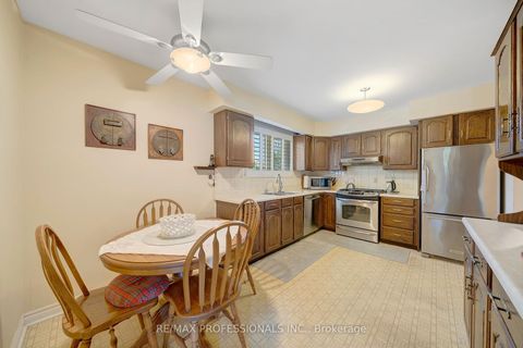 Photo 11 at 216 Wellesworth Drive, West Deane, Toronto