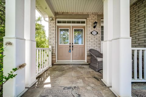 Photo 1 at 22 - 88 Stonecliffe Crescent, Aurora Estates, Aurora