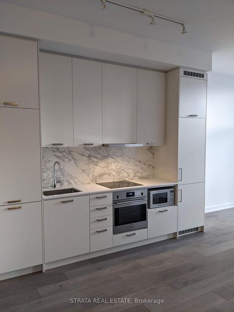 Photo 6 at 205 - 10 Honeycrisp Crescent, Vaughan Corporate Centre, Vaughan