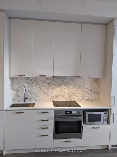 Photo 7 at 205 - 10 Honeycrisp Crescent, Vaughan Corporate Centre, Vaughan