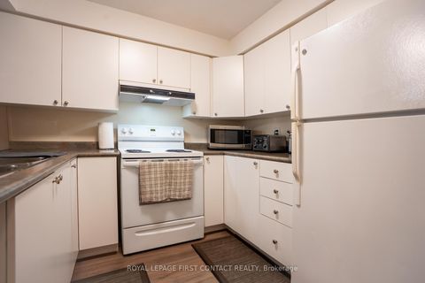 Photo 3 at 104 - 117 Edgehill Drive, Edgehill Drive, Barrie