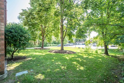 Photo 11 at 104 - 117 Edgehill Drive, Edgehill Drive, Barrie