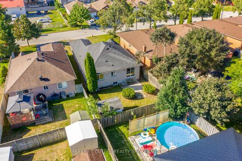 Photo 33 at 94 Buchanan Street, Grove East, Barrie